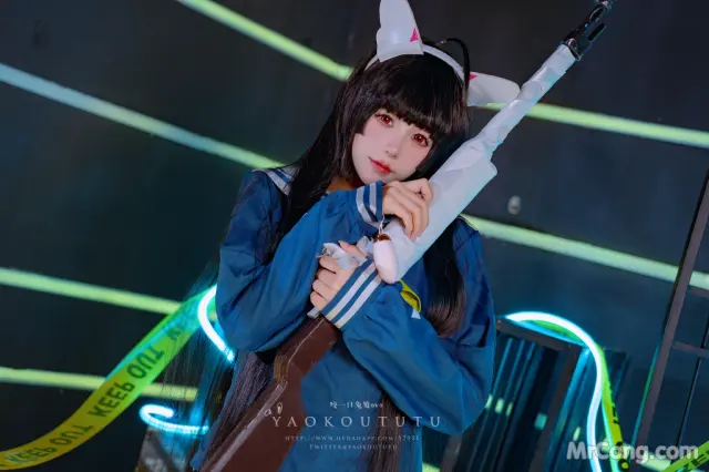 Coser@黏黏团子兔: 兔兔班车 霞沢美游 (41 photos + 1 video)