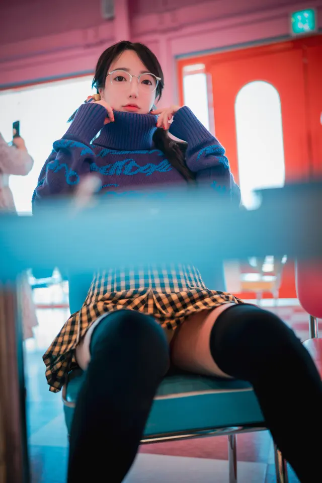DJAWA Son Ye-Eun 손예은 – Early Spring Walk In March Vol.2 S.Ver A