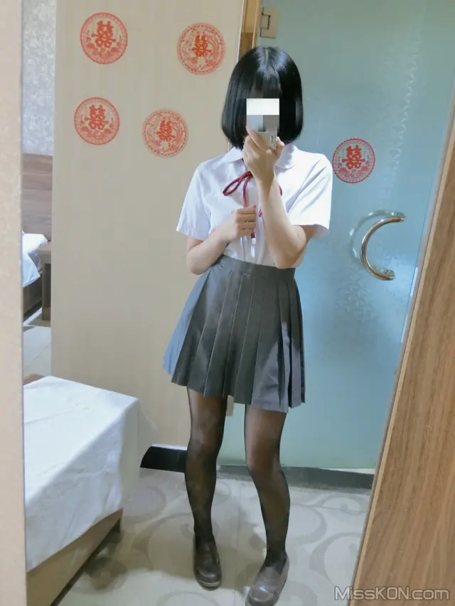 Coser@一只肉酱阿: 黑丝制服 (45 photos + 4 videos)
