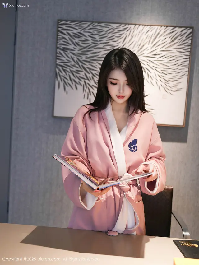 Xiuren秀人网 4K No.10669 烧烧小桃 (100 photos)