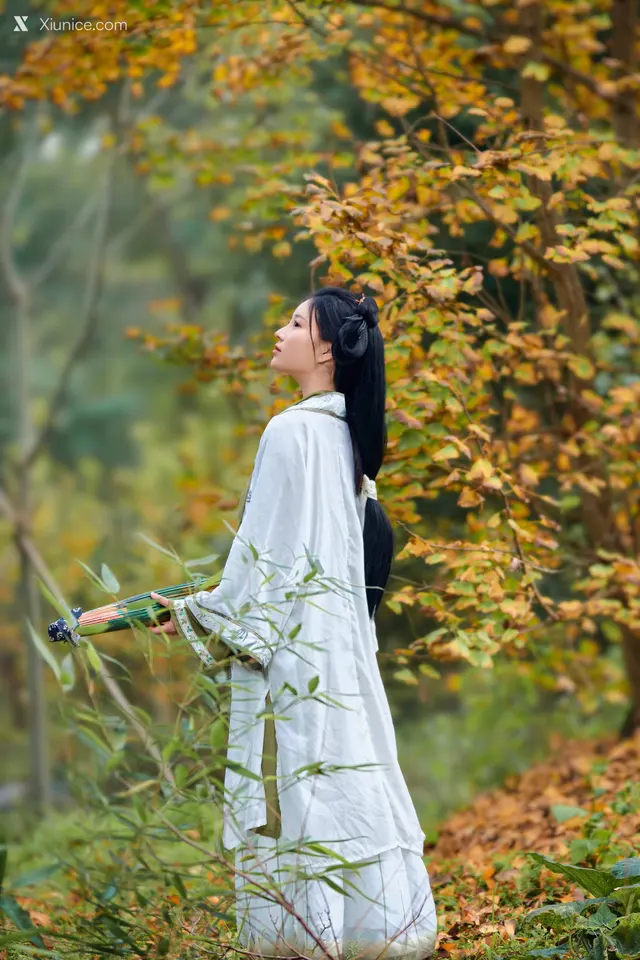 Coser@年年Nnian – 秋兮 (45 photos)