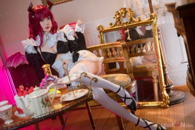 Coser@阿包也是兔娘: 莉莉娅女仆 (28 photos)