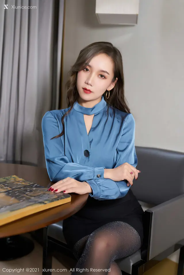 Xiuren秀人网 No.3957 艾静香 (51 photos)