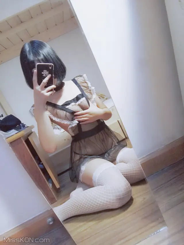 Coser@一只肉酱阿: 蕾丝围裙 (22 photos + 7 videos)