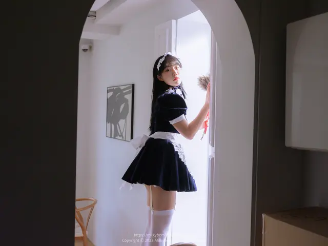 [MilkyBomb] Yui: Vol.3 Maid (291 photos + 2 videos)