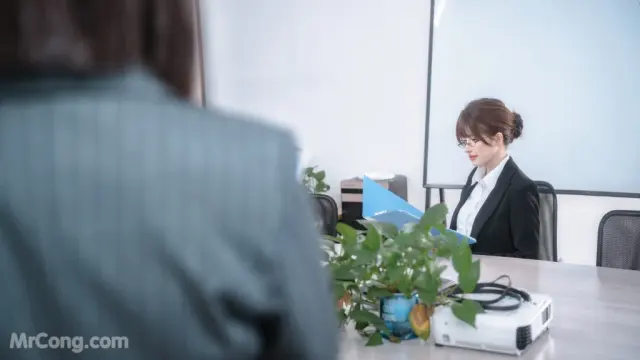 Coser@鹿八岁: 女上司和女下属 (70 photos + 3 videos)