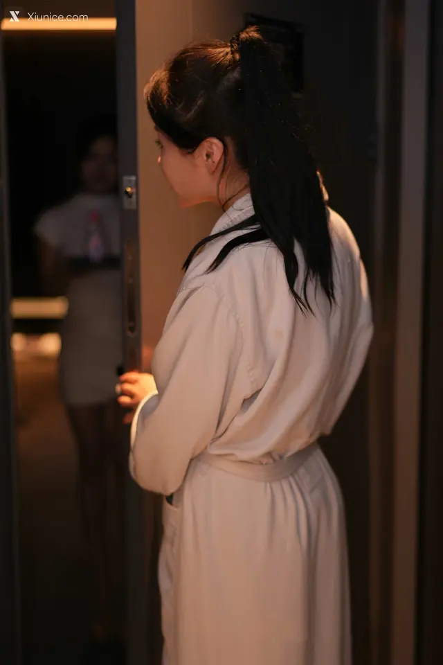 Xiuren Uncensored – 林幼一 & 谭小灵 – 精油按摩内购版 (132 photos)