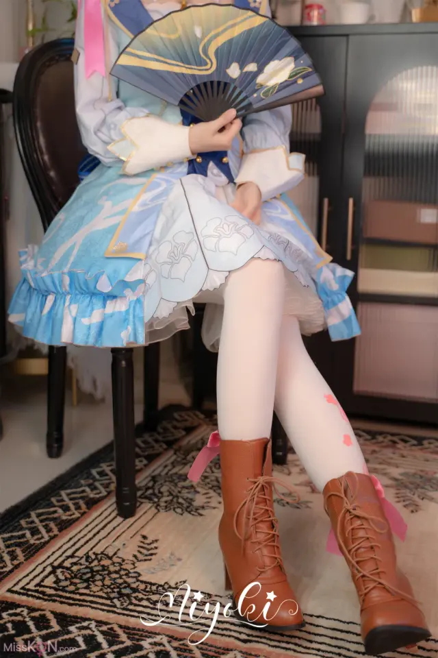 Coser@铃木美咲 (Misaki Suzuki): 神里绫华 花时来信，性感美腿 少女白丝 玲珑小脚榨精 清纯反差 (47 photos)