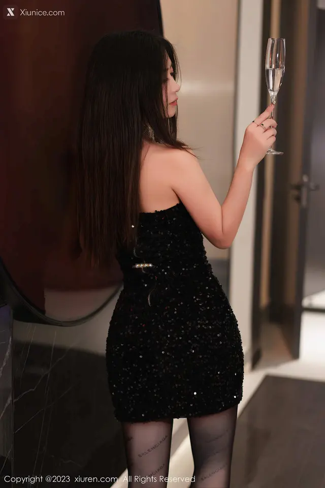XIUREN No.6244: laura阿姣 (91 photos)