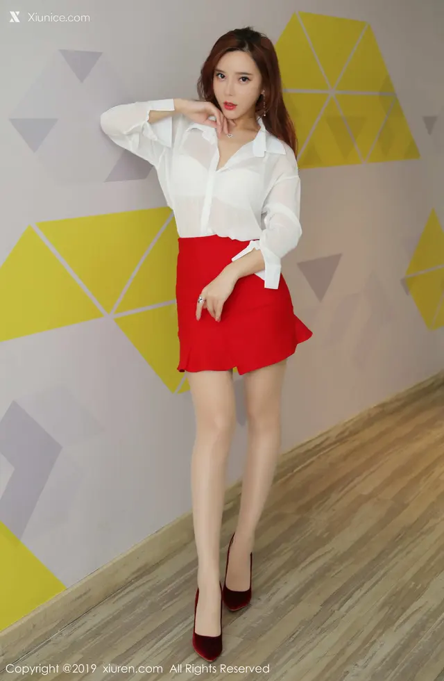 Xiuren秀人网 No.1879 艾小青 (50 photos)