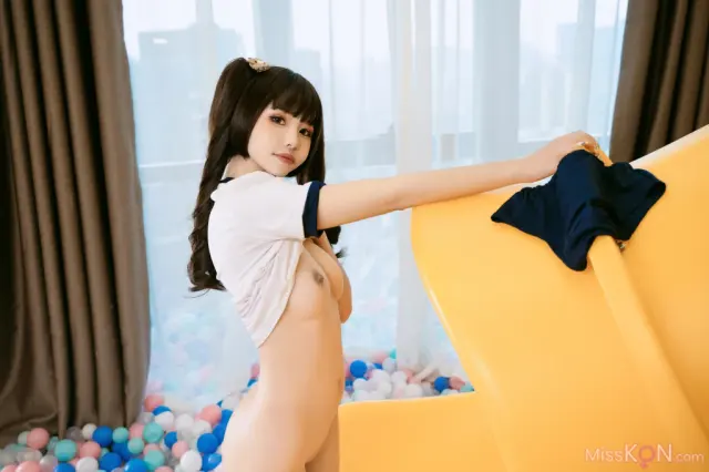 Coser@爆机少女喵小吉 (Nekokoyoshi): 小吉的私密乐园 (89 photos + 5 videos)