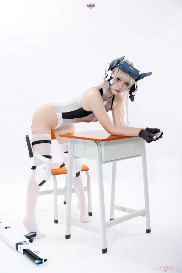 Coser@柒柒要乖哦: 蔚蓝档案 飞鸟马时 竞泳 (64 photos)