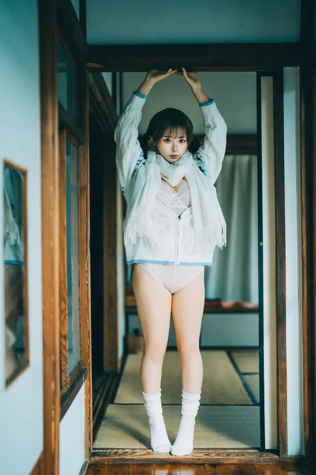 Coser@蠢沫沫 (chunmomo) – 情人节 (26 photos)