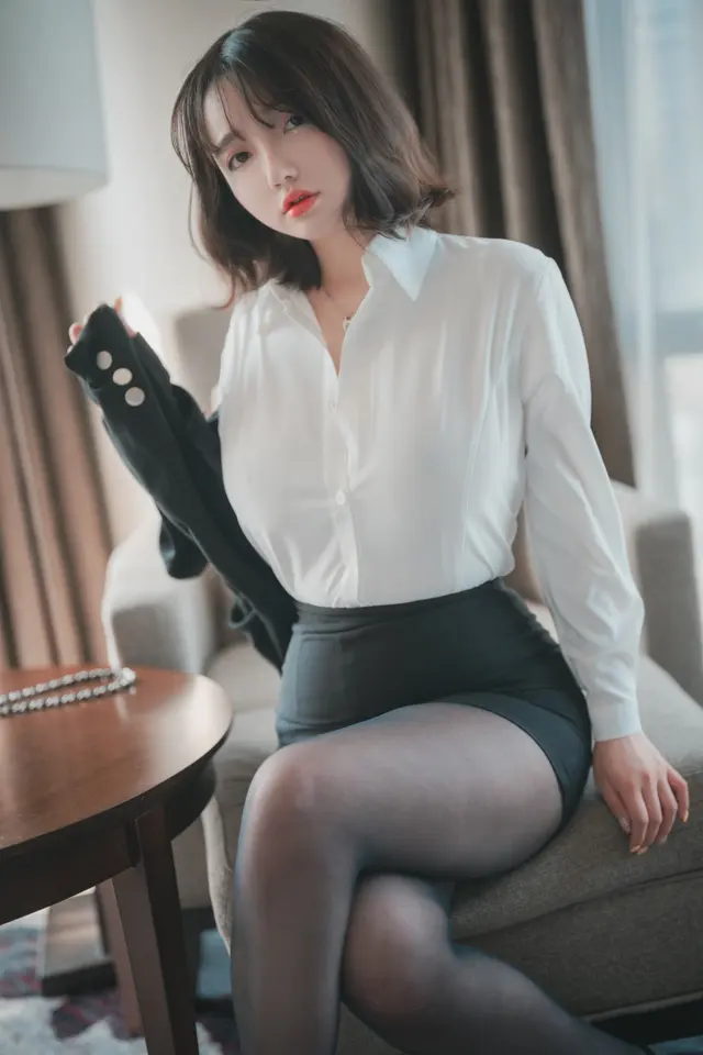 DJAWA Photo – Son Ye-Eun (손예은): “Knotting Class #6”