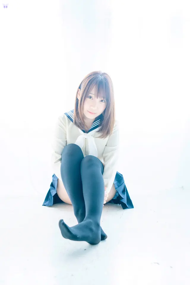 Moe Iori 伊織萌 – ハンツともえ大好き星人を大至急いおりんのスカートにこ招待ROM (297 photos)